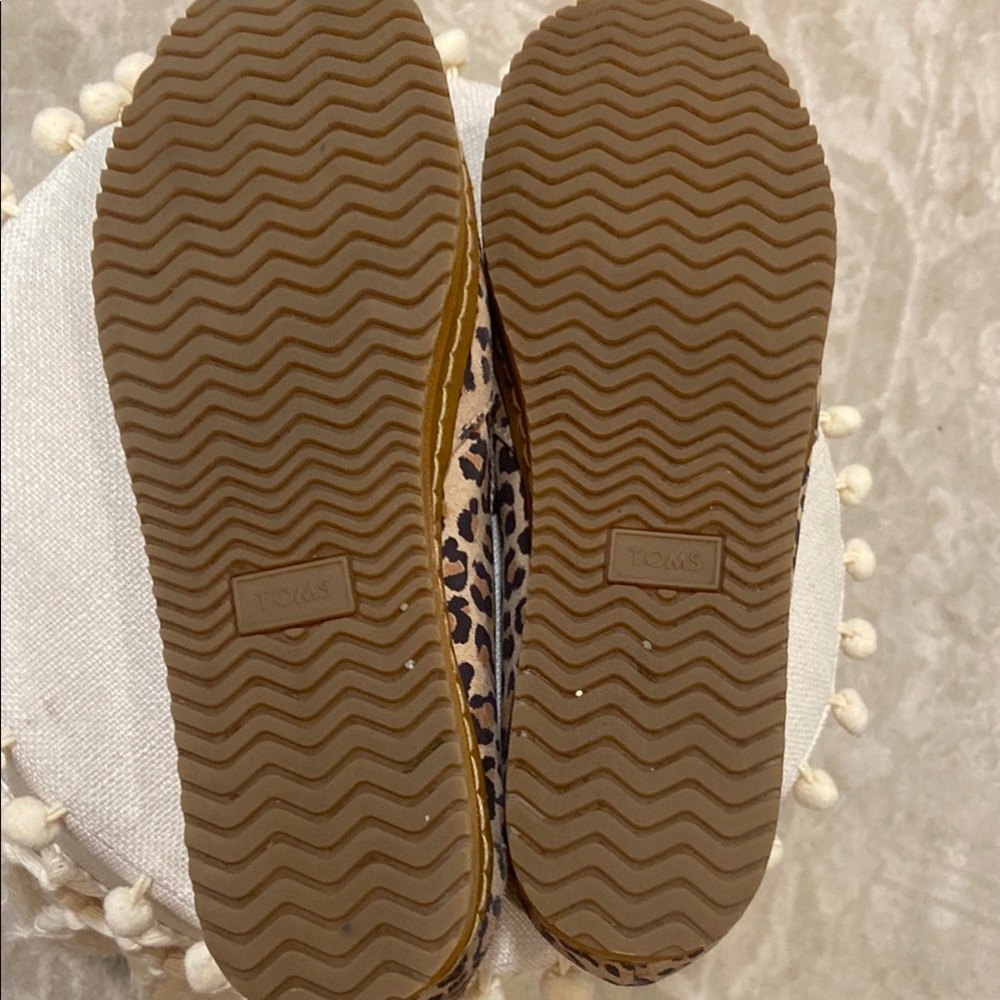 Toms Animal Print Flats size 8!! - Picture 6 of 8